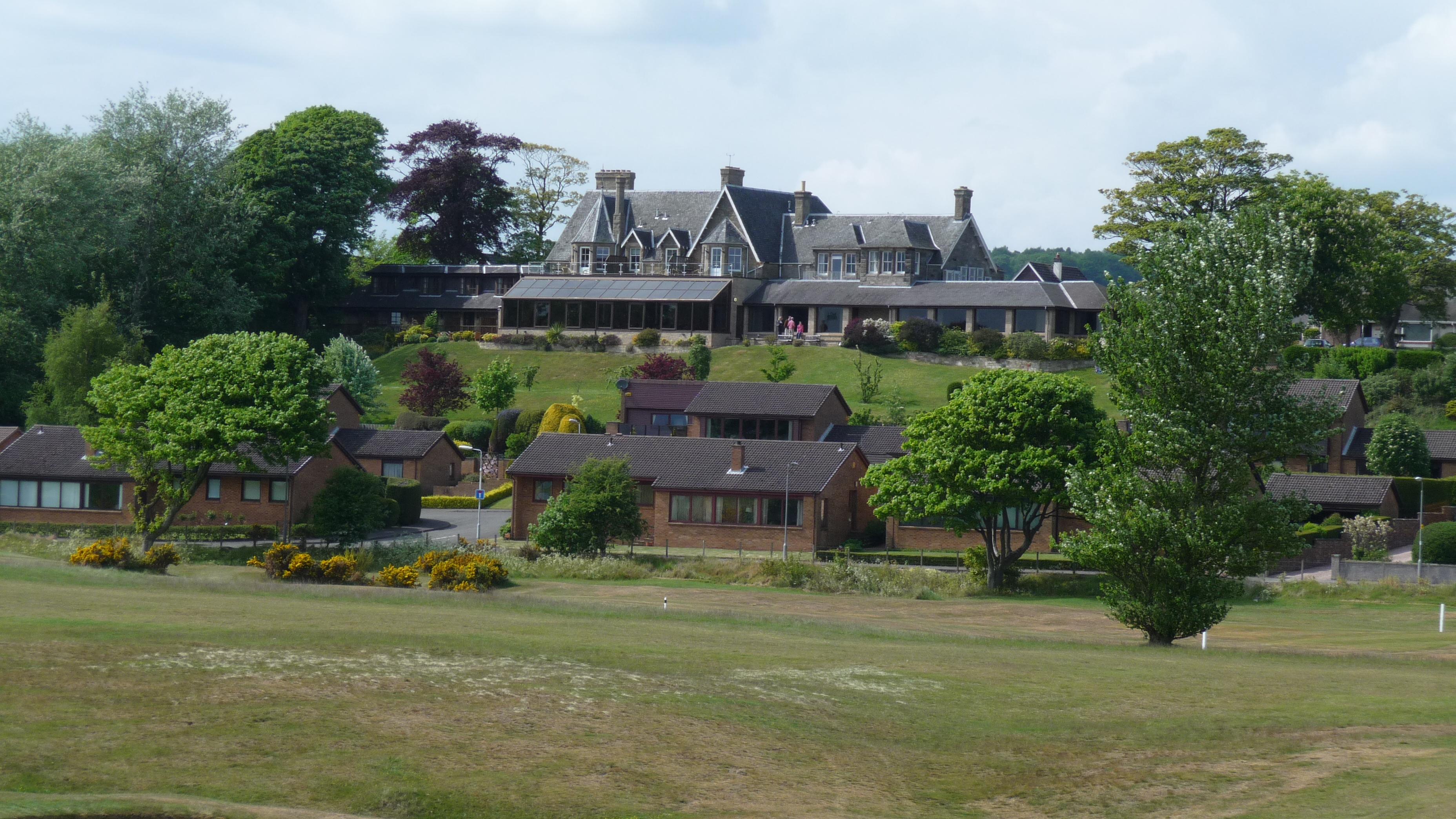 Old Manor Hotel Lundin Links Exteriör bild